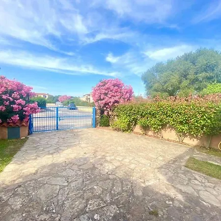 Villino Colombo * سان تيودورو